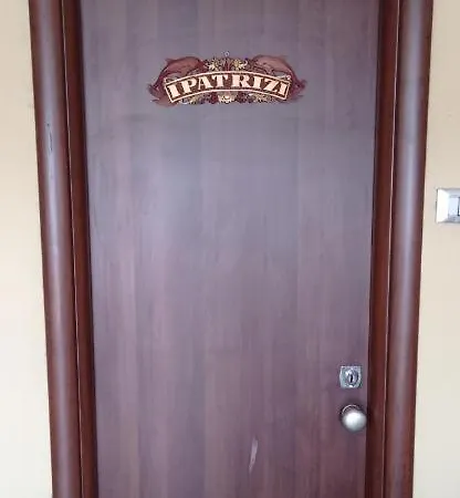 Mansardato Ipatrizi Монкальери